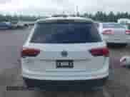 2020 Volkswagen Tiguan S с VIN 3VV1B7AX2LM135213, выставлен на аукционе IAAI как лот 42670030 с пробегом 90 124 миль миль и . История ставок и продаж доступна на DreamBid. Изображение 16.