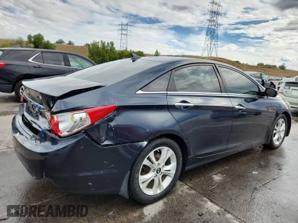 2011 Hyundai Sonata SE with VIN 5NPEC4AC1BH124393, listed as a Copart auction lot 82103755 with 180,447 mi miles and Salvage title. Bid and sale history available at DreamBid. Image 3.