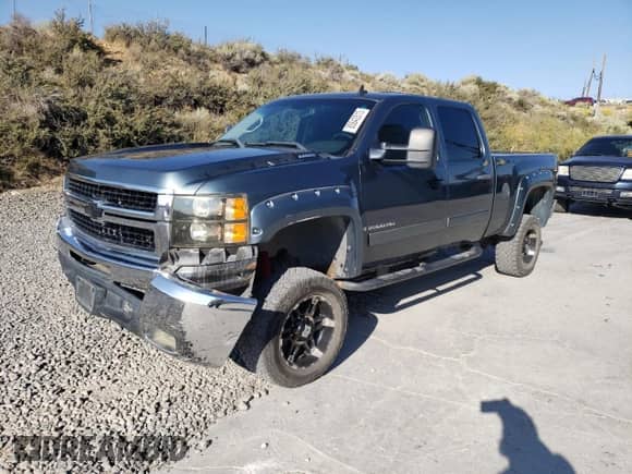 2007 Chevrolet Silverado 2500HD 1LT with VIN 1GCHK23K37F560768, listed as a Copart auction lot 80843515 with 115,194 mi miles and Salvage title. Bid and sale history available at DreamBid. Image 1.