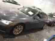 2016 BMW 3 Series 320i xDrive z VIN WBA8A3C54GK690758, wystawiony jako IAAI lot #42824903 z przebiegiem 162 948 mil mil oraz . Historia ofert i sprzedaży dostępna na DreamBid. Obrazek 15.