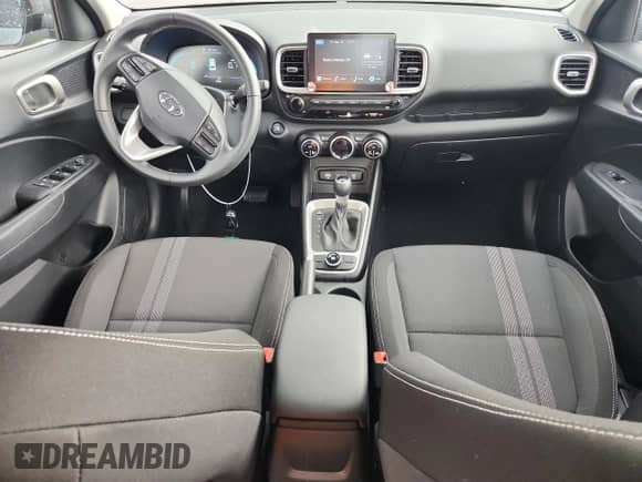 2025 Hyundai Venue SEL с VIN KMHRC8A30SU399635, выставлен на аукционе Copart как лот 84467105 с пробегом 3 509 миль миль и Чистый • Clean title. История ставок и продаж доступна на DreamBid. Изображение 8.