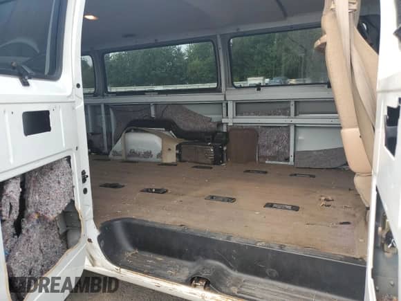 2000 Dodge Passenger with VIN 2B5WB35Z7YK138313, listed as a Copart auction lot 70787995 with 94,837 mi miles and Clean title. Bid and sale history available at DreamBid. Image 11.