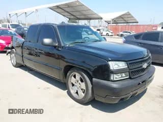 2005 Chevrolet Silverado 1500 LS with VIN 2GCEC19T451234704, listed as a IAAI auction lot 42991284 with 251,191 mi miles and . Bid and sale history available at DreamBid. Image 1.