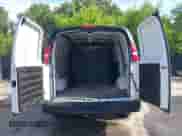 2018 Chevrolet Express Cargo с VIN 1GCWGAFG5J1238325, выставлен на аукционе IAAI как лот 42517616 с пробегом 127 794 миль миль и . История ставок и продаж доступна на DreamBid. Изображение 17.
