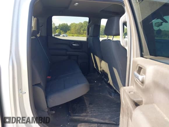 2020 Chevrolet Silverado 1500 Custom z VIN 3GCPWBEH7LG202518, wystawiony jako IAAI lot #43323804 z przebiegiem 144 041 mil mil oraz . Historia ofert i sprzedaży dostępna na DreamBid. Obrazek 8.