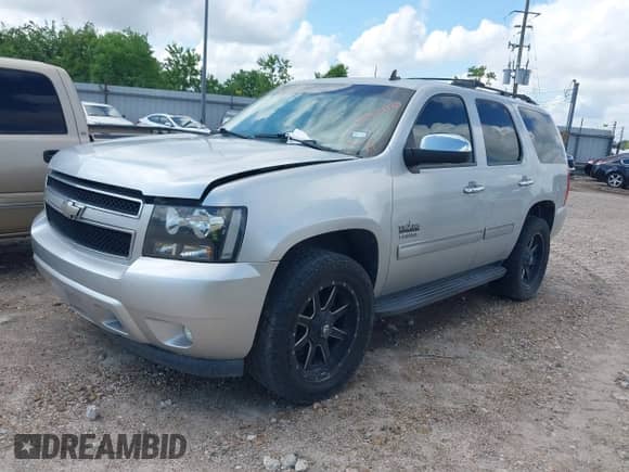 2014 Chevrolet Tahoe LS with VIN 1GNSCAE08ER110786, listed as a IAAI auction lot 42904735 with 175,776 mi miles and . Bid and sale history available at DreamBid. Image 17.