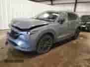 2022 Mazda CX-5 S Carbon Edition z VIN JM3KFBCM5N1606582, wystawiony jako Copart lot #86060735 z przebiegiem 55 444 mil mil oraz Szkoda całkowita • Salvage title. Historia ofert i sprzedaży dostępna na DreamBid. Obrazek 1.