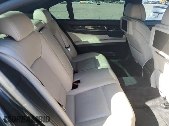 2010 BMW 7 Series 750Li xDrive with VIN WBAKC8C58ACY68508, listed as a Copart auction lot 69868385 with 138,519 mi miles and Salvage title. Bid and sale history available at DreamBid. Image 10.
