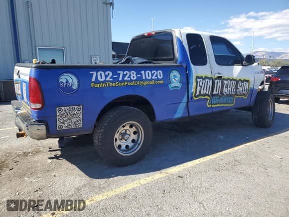 2000 Ford F-150 XL с VIN 1FTZX1722YNB28352, выставлен на аукционе Copart как лот 87065995 с пробегом 196 059 миль миль и Списание • Salvage title. История ставок и продаж доступна на DreamBid. Изображение 3.