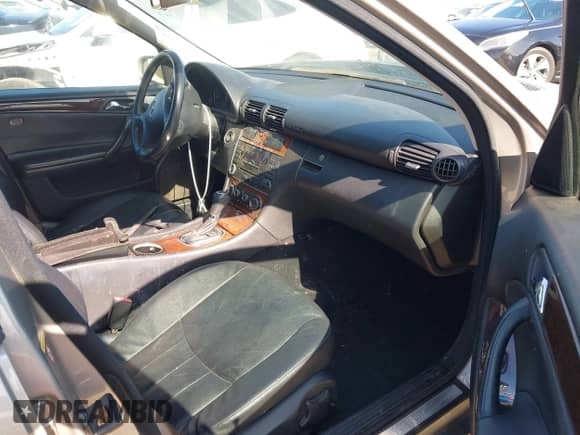 2005 Mercedes-Benz C 240 with VIN WDBRH81J75F660805, listed as a IAAI auction lot 42529404 with 137,565 mi miles and . Bid and sale history available at DreamBid. Image 5.