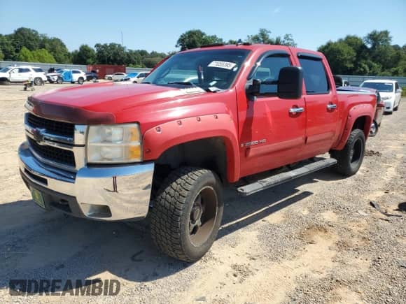 2007 Chevrolet Silverado 2500HD 1LT с VIN 1GCHK23637F514599, выставлен на аукционе Copart как лот 71055395 с пробегом 235 647 миль миль и Списание • Salvage title. История ставок и продаж доступна на DreamBid. Изображение 1.