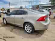 2016 Volvo S60 T5 Premier с VIN YV1612TK5G1399275, выставлен на аукционе Copart как лот 71801215 с пробегом 123 901 миль миль и Списание • Salvage title. История ставок и продаж доступна на DreamBid. Изображение 2.
