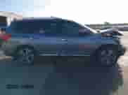 2017 Nissan Pathfinder SL z VIN 5N1DR2MM4HC623692, wystawiony jako IAAI lot #40493909 z przebiegiem 68 563 mil mil oraz . Historia ofert i sprzedaży dostępna na DreamBid. Obrazek 13.