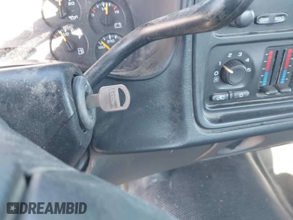 2007 Chevrolet Silverado 1500 Work Truck с VIN 1GCEC14X07Z133602, выставлен на аукционе IAAI как лот 43481735 с пробегом 103 035 миль миль и . История ставок и продаж доступна на DreamBid. Изображение 11.