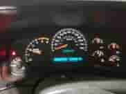 2003 Chevrolet Silverado 2500HD LT z VIN 1GCHK29G03E374026, wystawiony jako Copart lot #66545055 z przebiegiem 121 815 mil mil oraz Czysty tytuł • Clean title. Historia ofert i sprzedaży dostępna na DreamBid. Obrazek 9.