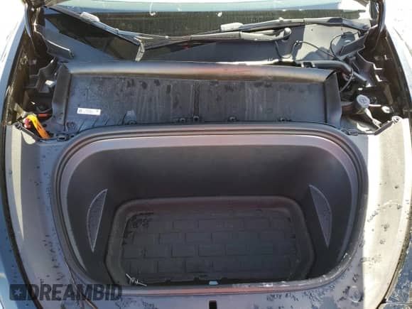 2023 Tesla Model Y Performance с VIN 7SAYGDEF0PF660573, выставлен на аукционе Copart как лот 80920165 с пробегом 24 525 миль миль и На запчасти • Non repairable. История ставок и продаж доступна на DreamBid. Изображение 11.