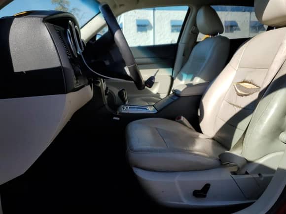 2005 Dodge Magnum RT with VIN 2D4GV58265H592724, listed as a Copart auction lot 74579204 with 181,752 mi miles and Salvage title. Bid and sale history available at DreamBid. Image 7.