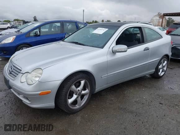 2002 Mercedes-Benz C 230/260/280/320 with VIN WDBRN47J42A257253, listed as a IAAI auction lot 43353747 with Not provided miles and . Bid and sale history available at DreamBid. Image 2.