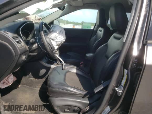 2017 Jeep Compass Latitude z VIN 3C4NJCBB4HT643016, wystawiony jako Copart lot #64889915 z przebiegiem 134 709 mil mil oraz Szkoda całkowita • Salvage title. Historia ofert i sprzedaży dostępna na DreamBid. Obrazek 7.