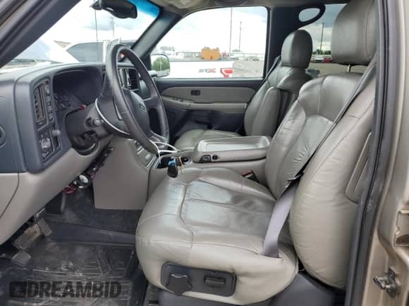 2000 Chevrolet Suburban LT z VIN 3GNFK16T4YG157766, wystawiony jako Copart lot #56097635 z przebiegiem 209 755 mil mil oraz Szkoda całkowita • Salvage title. Historia ofert i sprzedaży dostępna na DreamBid. Obrazek 7.