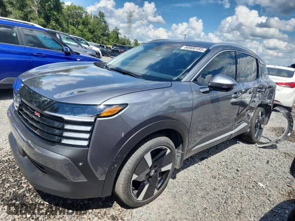 2025 Nissan Kicks SR z VIN 3N8AP6DA3SL369483, wystawiony jako Copart lot #80900185 z przebiegiem 2 674 mil mil oraz Szkoda całkowita • Salvage title. Historia ofert i sprzedaży dostępna na DreamBid. Obrazek 1.