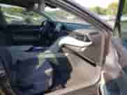 2021 Toyota Camry LE z VIN 4T1C11AK7MU593799, wystawiony jako IAAI lot #43150862 z przebiegiem 86 619 mil mil oraz . Historia ofert i sprzedaży dostępna na DreamBid. Obrazek 5.