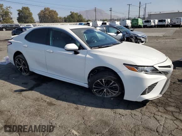 2020 Toyota Camry SE with VIN 4T1G11AK1LU503790, listed as a Copart auction lot 85868315 with 67,678 mi miles and Salvage title. Bid and sale history available at DreamBid. Image 4.