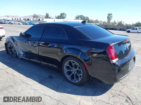 2019 Chrysler 300 Touring с VIN 2C3CCAAG3KH740652, выставлен на аукционе IAAI как лот 43158847 с пробегом 74 744 миль миль и . История ставок и продаж доступна на DreamBid. Изображение 3.