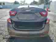 2019 Chevrolet Cruze LT z VIN 1G1BE5SM4K7125318, wystawiony jako Copart lot #82096875 z przebiegiem 40 686 mil mil oraz Szkoda całkowita • Salvage title. Historia ofert i sprzedaży dostępna na DreamBid. Obrazek 6.