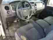 2010 Ford F-150 XL z VIN 1FTMF1C88AKA46401, wystawiony jako Copart lot #73823973 z przebiegiem 138 519 mil mil oraz Czysty tytuł • Clean title. Historia ofert i sprzedaży dostępna na DreamBid. Obrazek 8.