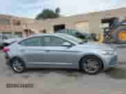 2017 Hyundai Elantra SE z VIN 5NPD84LF8HH033019, wystawiony jako IAAI lot #43259780 z przebiegiem 101 061 mil mil oraz . Historia ofert i sprzedaży dostępna na DreamBid. Obrazek 14.