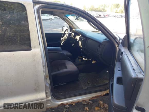 2002 Dodge Durango Sport with VIN 1B4HS38N02F144983, listed as a IAAI auction lot 43417295 with 187,793 mi miles and . Bid and sale history available at DreamBid. Image 5.