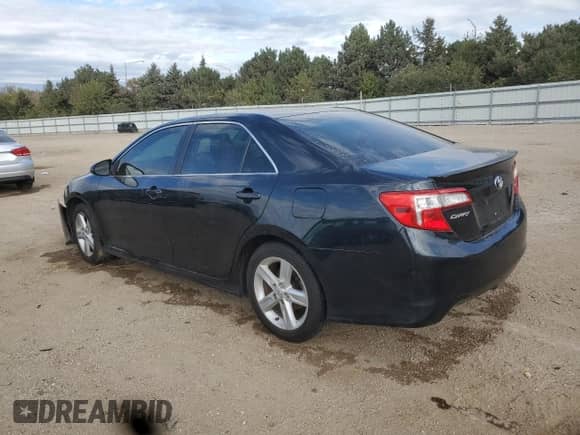 2014 Toyota Camry SE z VIN 4T1BF1FK0EU765419, wystawiony jako Copart lot #86154035 z przebiegiem 200 266 mil mil oraz Szkoda całkowita • Salvage title. Historia ofert i sprzedaży dostępna na DreamBid. Obrazek 2.