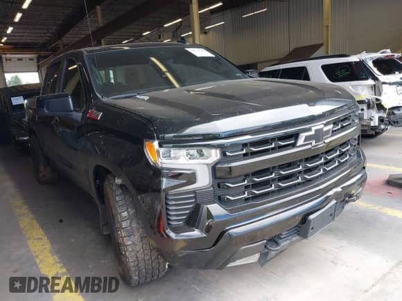 2022 Chevrolet Silverado 1500 RST with VIN 1GCUDEET8NZ622077, listed as a IAAI auction lot 42713780 with 46,022 mi miles and . Bid and sale history available at DreamBid. Image 1.