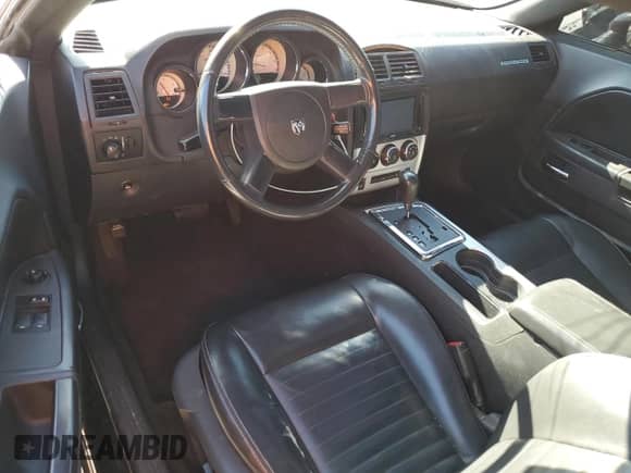 2010 Dodge Challenger SE с VIN 2B3CJ4DV7AH248686, выставлен на аукционе Copart как лот 85706965 с пробегом 168 916 миль миль и Списание • Salvage title. История ставок и продаж доступна на DreamBid. Изображение 8.