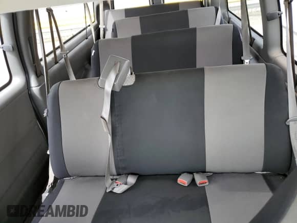 2005 Chevrolet Express Passenger с VIN 1GAHG39UX51197887, выставлен на аукционе Copart как лот 54499855 с пробегом 173 655 миль миль и Чистый • Clean title. История ставок и продаж доступна на DreamBid. Изображение 10.