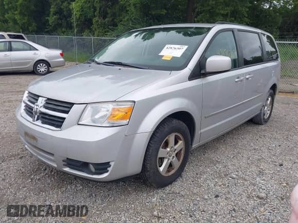 2010 Dodge Grand Caravan SXT z VIN 2D4RN5D1XAR417872, wystawiony jako IAAI lot #42876307 z przebiegiem 121 854 mil mil oraz . Historia ofert i sprzedaży dostępna na DreamBid. Obrazek 2.