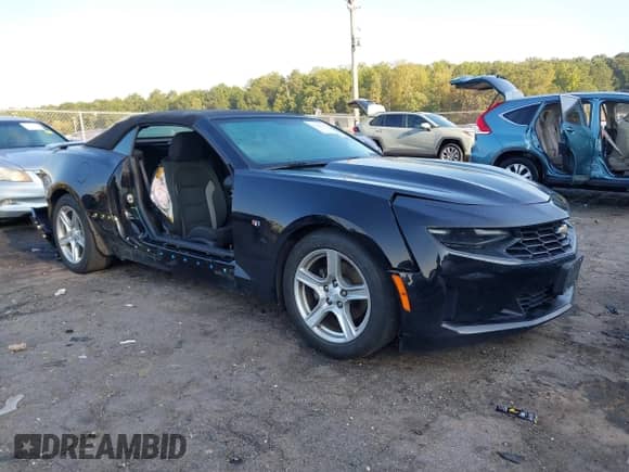 2019 Chevrolet Camaro 1LT z VIN 1G1FB3DS7K0116843, wystawiony jako IAAI lot #43158590 z przebiegiem 135 841 mil mil oraz . Historia ofert i sprzedaży dostępna na DreamBid. Obrazek 1.
