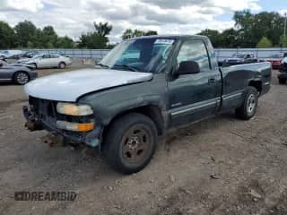 2002 Chevrolet Silverado 1500 z VIN 1GCEC14V92Z286339, wystawiony jako Copart lot #70473675 z przebiegiem Nie podano mil oraz Szkoda całkowita • Salvage title. Historia ofert i sprzedaży dostępna na DreamBid. Obrazek 1.