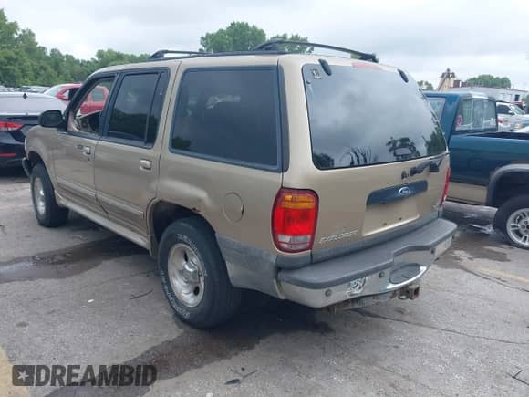 1999 Ford Explorer XLT с VIN 1FMZU35P2XUC88413, выставлен на аукционе IAAI как лот 42733889 с пробегом 289 331 миль миль и . История ставок и продаж доступна на DreamBid. Изображение 3.
