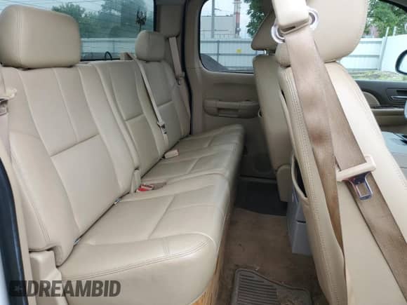 2009 Chevrolet Silverado 1500 LTZ z VIN 1GCEK39099Z258353, wystawiony jako Copart lot #68828515 z przebiegiem 235 665 mil mil oraz Czysty tytuł • Clean title. Historia ofert i sprzedaży dostępna na DreamBid. Obrazek 10.