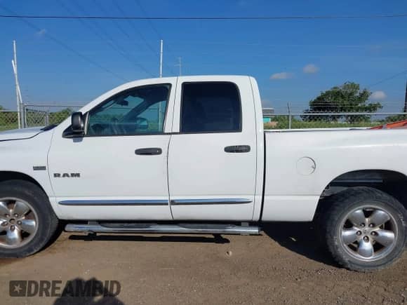 2008 Dodge 1500 ST z VIN 1D7HA18N58S588604, wystawiony jako IAAI lot #42582380 z przebiegiem 328 453 mil mil oraz . Historia ofert i sprzedaży dostępna na DreamBid. Obrazek 14.