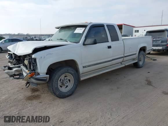 1996 Chevrolet Silverado 2500 с VIN 1GCGK29RXTE133362, выставлен на аукционе IAAI как лот 41470667 с пробегом 147 512 миль миль и . История ставок и продаж доступна на DreamBid. Изображение 2.