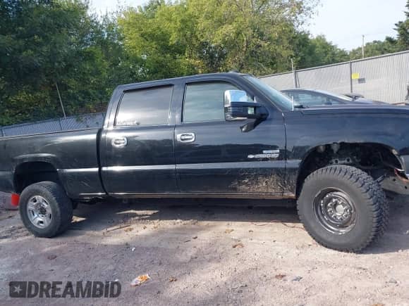2006 Chevrolet Silverado 2500HD LT3 с VIN 1GCHK23D46F258809, выставлен на аукционе IAAI как лот 43330095 с пробегом 253 924 миль миль и . История ставок и продаж доступна на DreamBid. Изображение 13.