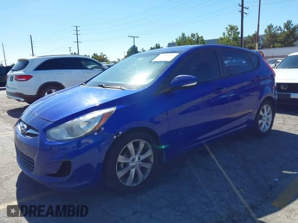 2013 Hyundai Accent SE с VIN KMHCU5AE9DU111861, выставлен на аукционе IAAI как лот 43481854 с пробегом 188 419 миль миль и . История ставок и продаж доступна на DreamBid. Изображение 2.