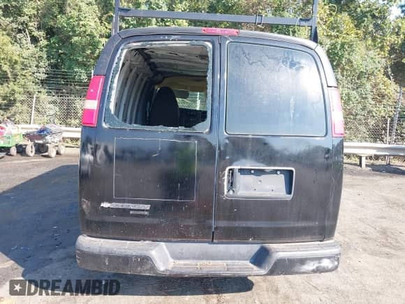 2012 Chevrolet Express Cargo with VIN 1GCSGAFX5C1140025, listed as a IAAI auction lot 40508425 with 197,343 mi miles and . Bid and sale history available at DreamBid. Image 6.