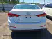 2018 Hyundai Elantra SE z VIN 5NPD74LF3JH261230, wystawiony jako IAAI lot #42298420 z przebiegiem 75 869 mil mil oraz . Historia ofert i sprzedaży dostępna na DreamBid. Obrazek 16.