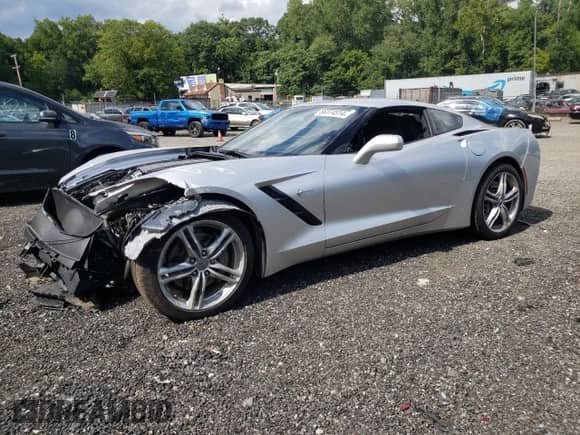 2017 Chevrolet Corvette 3LT с VIN 1G1YF2D73H5110715, выставлен на аукционе Copart как лот 79644404 с пробегом 15 672 миль миль и Списание • Salvage title. История ставок и продаж доступна на DreamBid. Изображение 1.