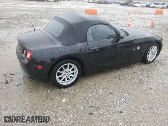 2005 BMW Z4 2.5i с VIN 4USBT33535LS54102, выставлен на аукционе Copart как лот 85527175 с пробегом 105 169 миль миль и Списание • Salvage title. История ставок и продаж доступна на DreamBid. Изображение 3.