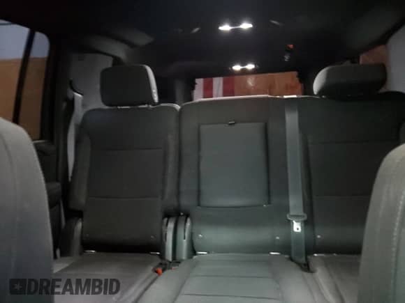 2022 Chevrolet Suburban Commercial z VIN 1GNSKAED2NR142459, wystawiony jako Copart lot #63102995 z przebiegiem 131 737 mil mil oraz Czysty tytuł • Clean title. Historia ofert i sprzedaży dostępna na DreamBid. Obrazek 10.